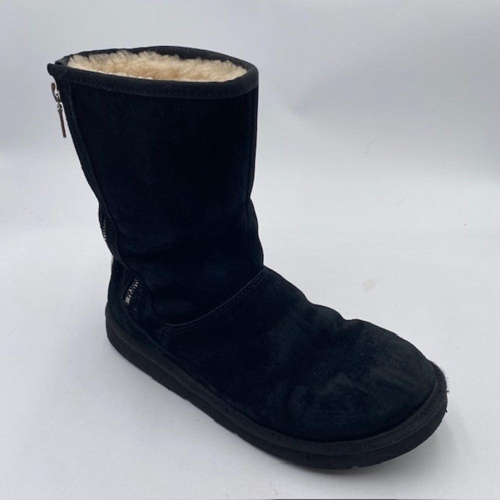 UGG Australia 5116 Classic Short Zip Boots Womens 9 Black Suede Sheepskin Winter